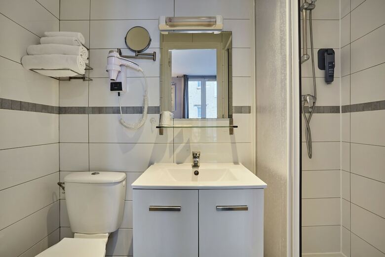 Hotel Hipotel Paris Buttes Chaumont