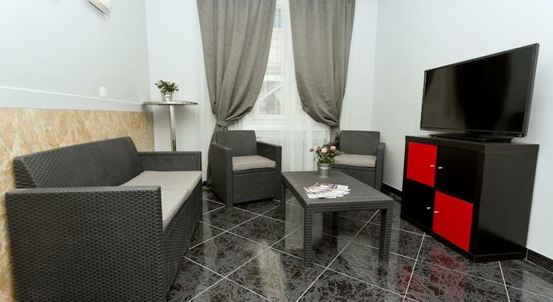 Hotel Hipotel Paris Buttes Chaumont