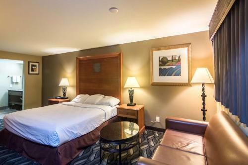 Motel Cline Shale Inn & Suites