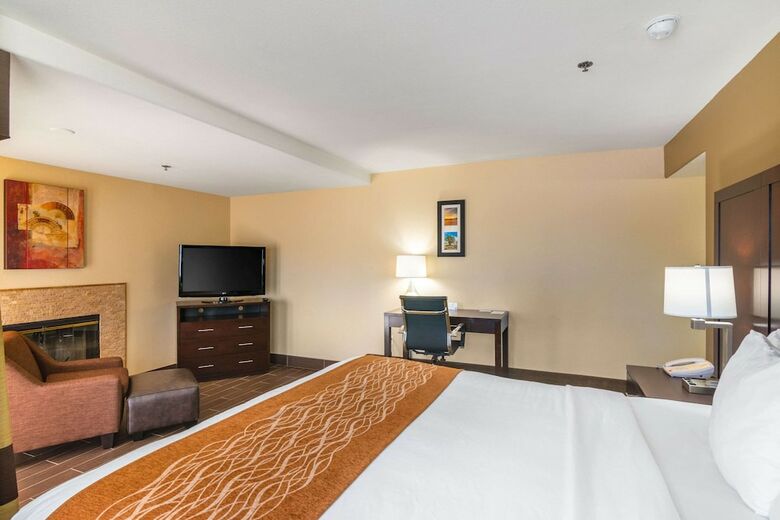 Hotel Comfort Inn & Suites