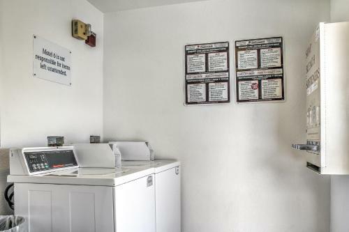 Motel 6 Mojave