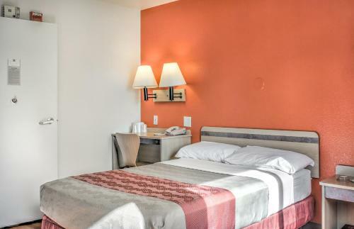 Motel 6 Mojave