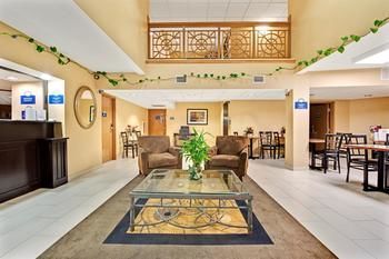 Hotel Days Inn And Suites Desoto