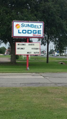 Sunbelt Lodge Motel
