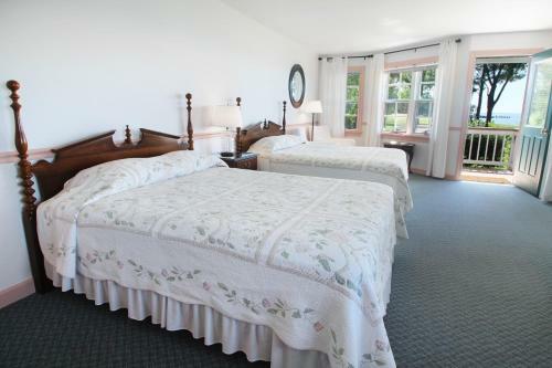 Bed & Breakfast Wades Point Inn On The Bay