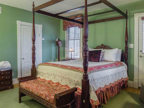 George Brooks House B&B