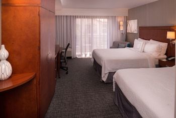Hotel Courtyard Thousand Oaks Ventura County