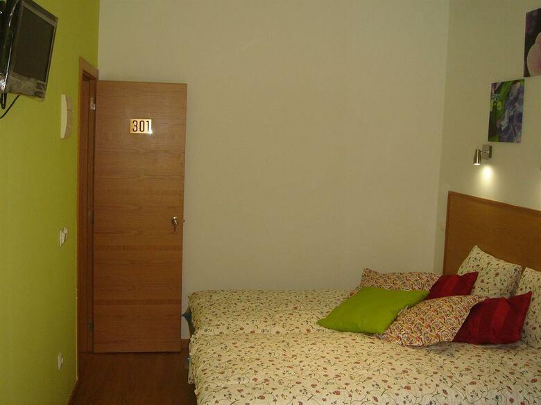 Hostal Downtown Guest House