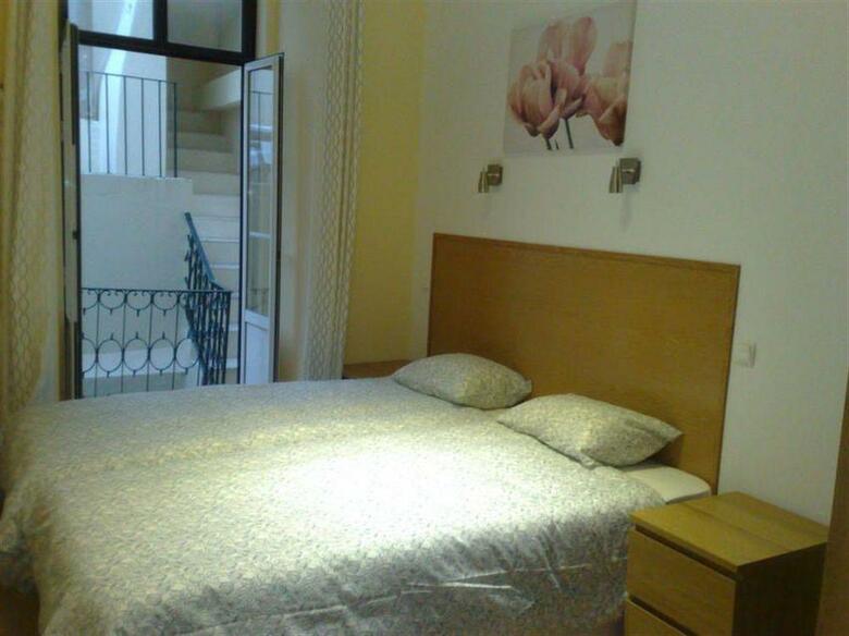 Hostal Downtown Guest House