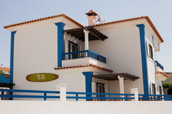 Ericeira Chill Hill Hostel & Private Rooms