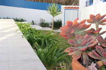 Ericeira Chill Hill Hostel & Private Rooms