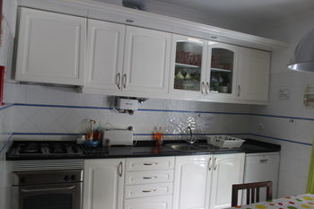 Ericeira Chill Hill Hostel & Private Rooms