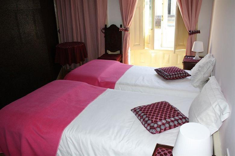 Hostal Guest House Alvares Cabral