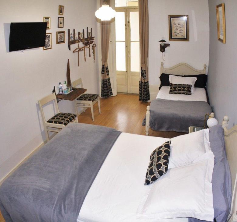 Hostal Guest House Alvares Cabral