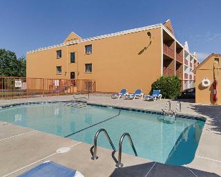 Suburban Extended Stay Hotel Worcester