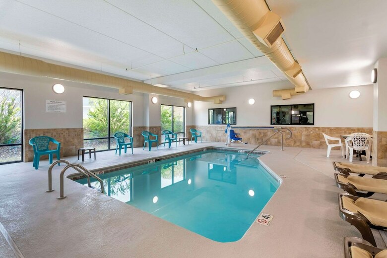 Hotel Comfort Suites Kodak Sevierville