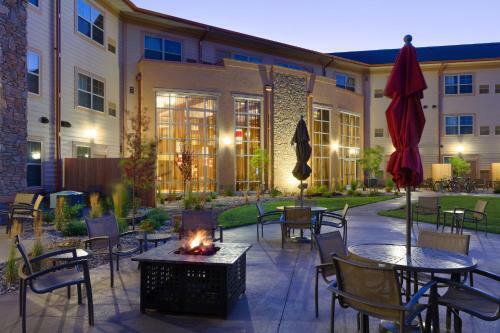 Clubhouse Hotel And Suites