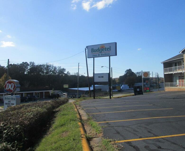 Motel Budgetel Inn & Suites