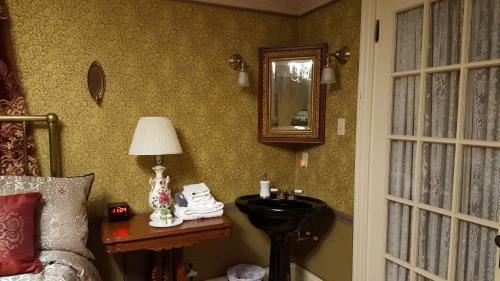 Austin's Holidae House Bed & Breakfast