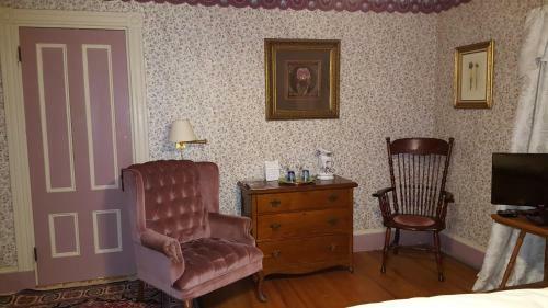 Austin's Holidae House Bed & Breakfast