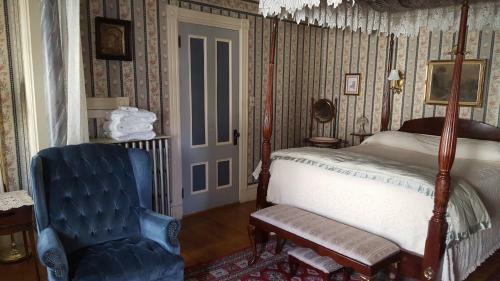 Austin's Holidae House Bed & Breakfast