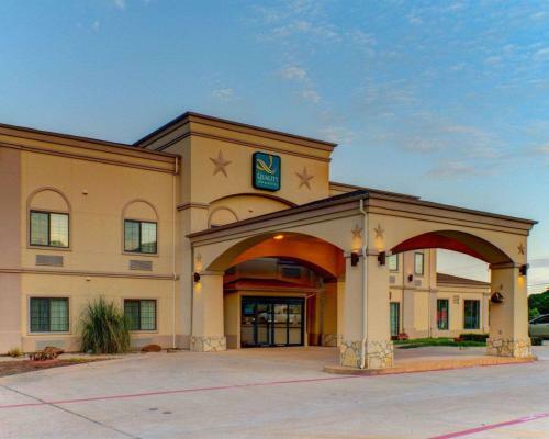 Hotel Quality Inn & Suites - Glen Rose