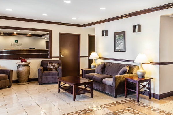 Hotel Quality Inn & Suites
