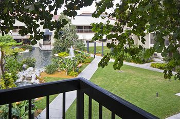 Shula's Hotel & Golf Club