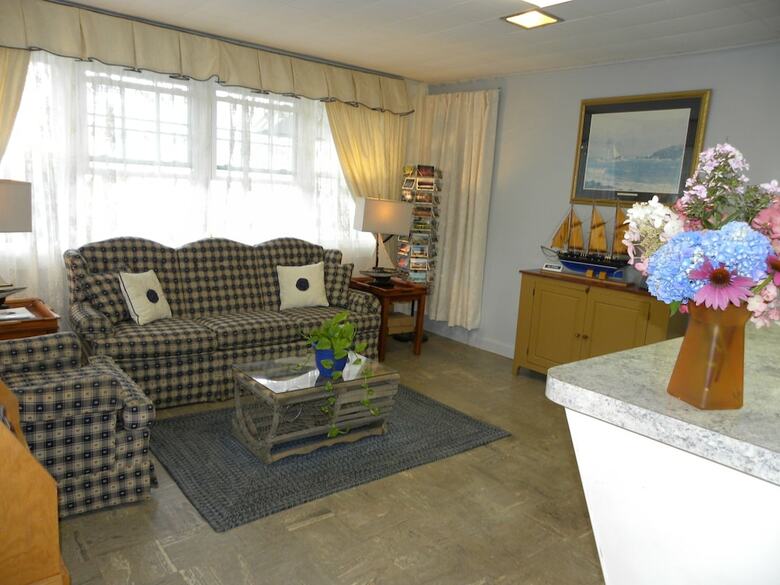 Motel Colonial Gables Oceanfront Village