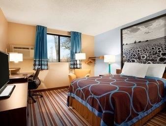 Hotel Super 8 Pittsburg Ks