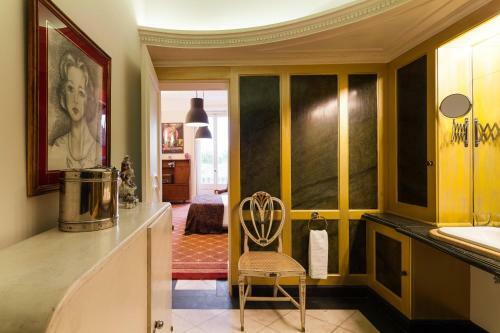 Hostal The Independente Suites & Terrace