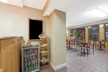 Hotel Howard Johnson Express Inn - Rocky Hill