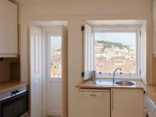 Traveling To Lisbon Chiado Apartments