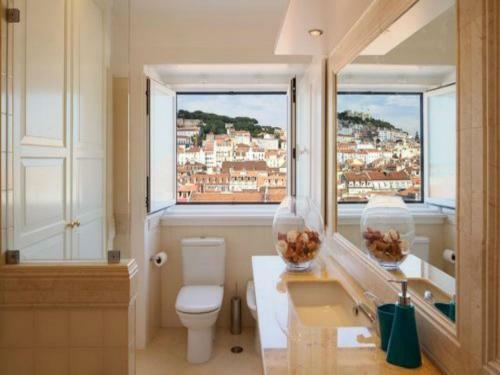 Traveling To Lisbon Chiado Apartments