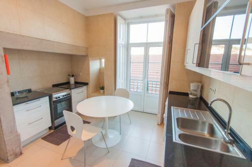 Traveling To Lisbon Chiado Apartments