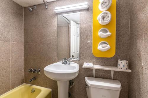 Elmsford Motel