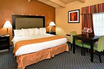 Econo Lodge Clarks Summit