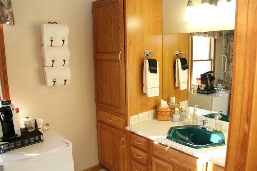 On Cranberry Pond Bed And Breakfast
