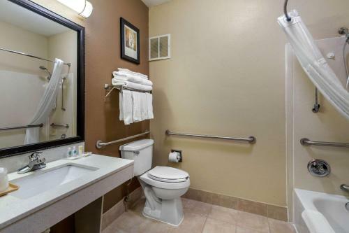 Hotel Comfort Suites Near Stonebriar Mall