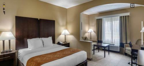 Hotel Comfort Suites Near Stonebriar Mall