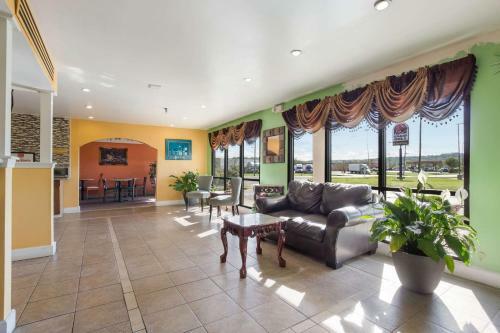 Hotel Econo Lodge Inn & Suites I-65