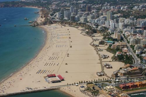 Apartamentos Turisticos Coral Da Rocha 1