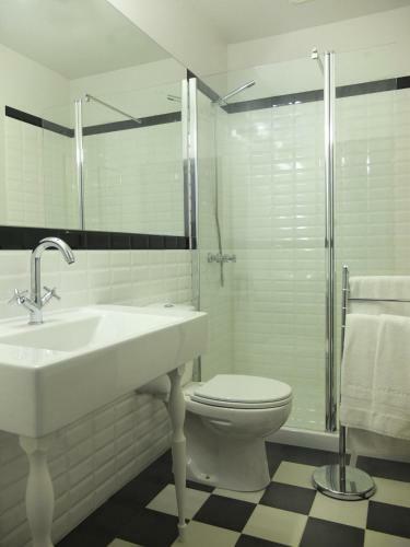 Hostal Mercador Guesthouse