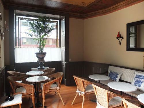 Hostal Mercador Guesthouse