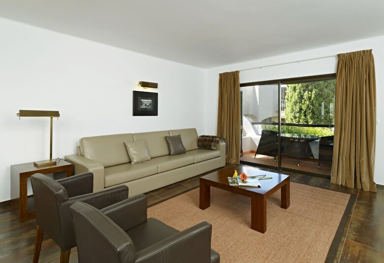 S�o Rafael Villas, Apartments & Guesthouse