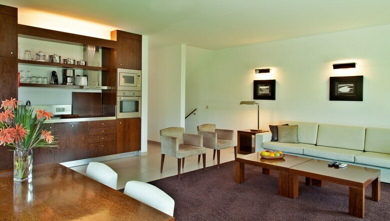 S�o Rafael Villas, Apartments & Guesthouse