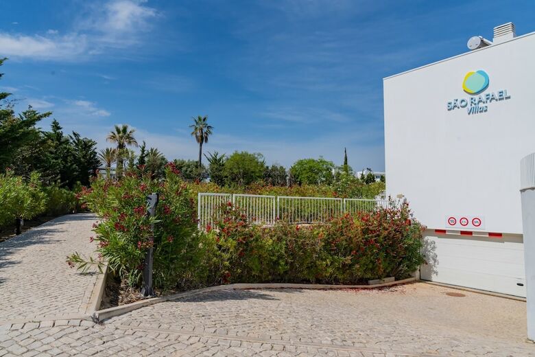S�o Rafael Villas, Apartments & Guesthouse