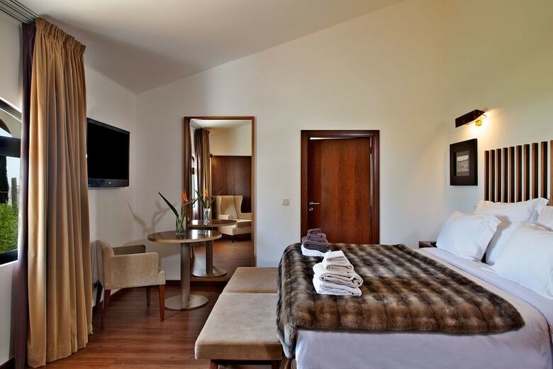 S�o Rafael Villas, Apartments & Guesthouse