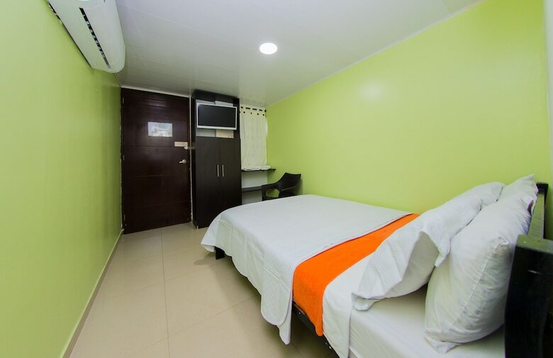Hotel Marina Suites