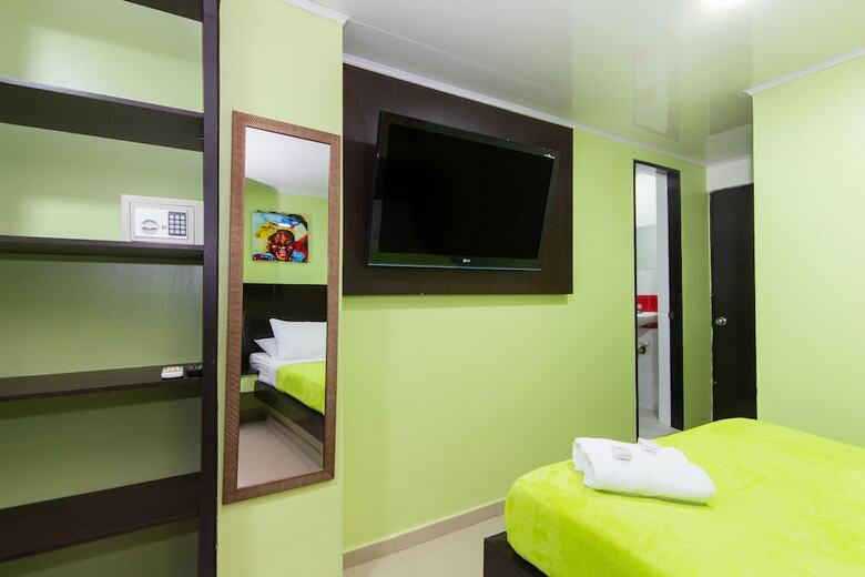 Hotel Marina Suites